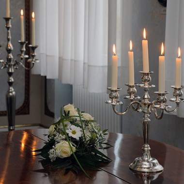 Kulturhaus Oberwesel blauer Salon Tisch Kerze